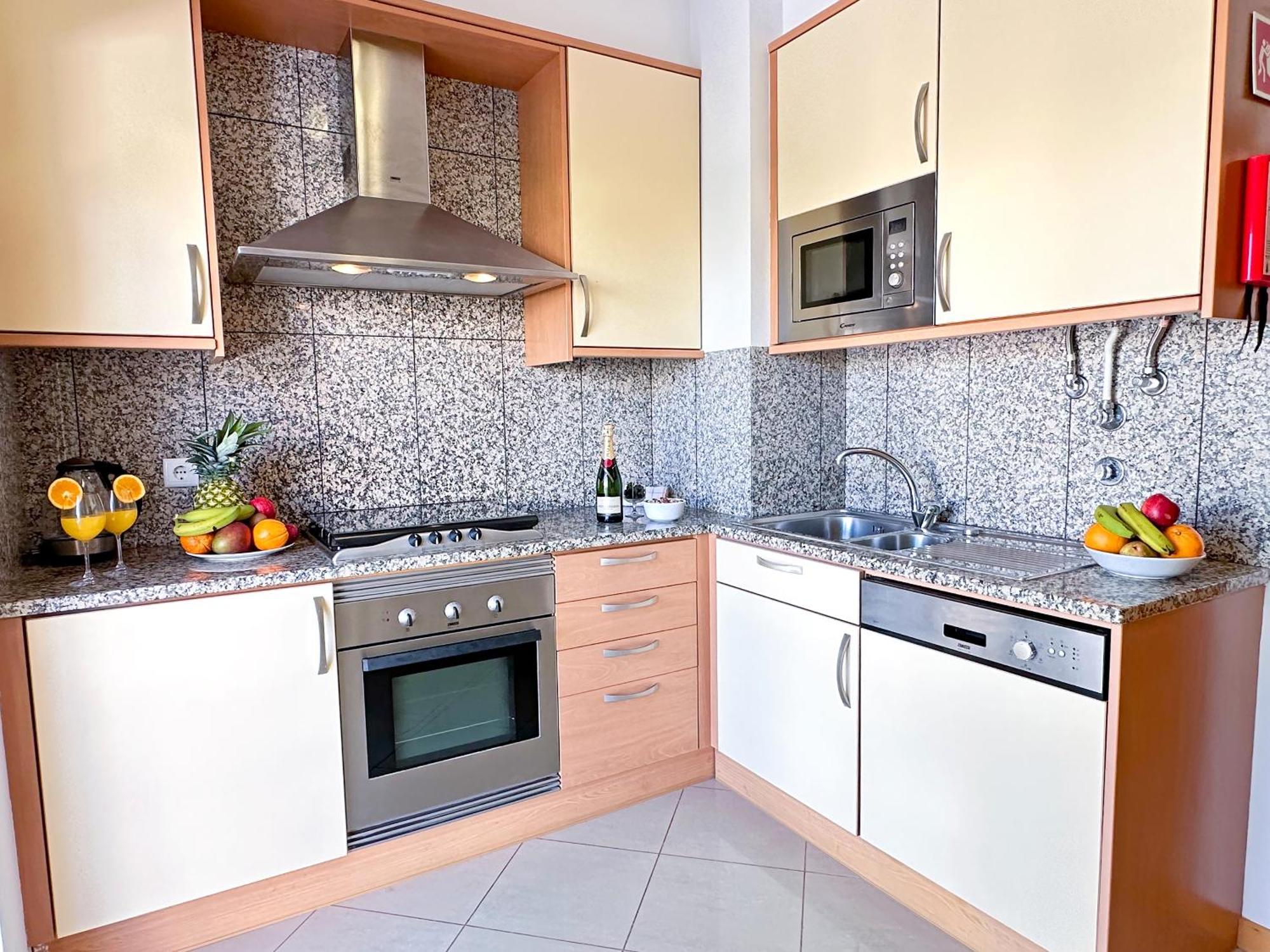 Modern Ocean, Garden & Pool View Condo By Becherish Albufeira Esterno foto