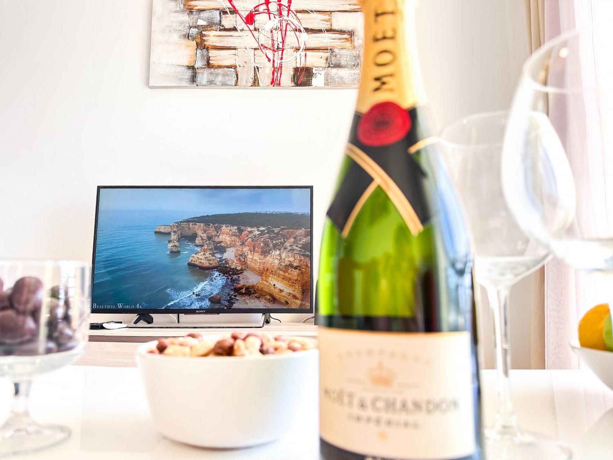 Modern Ocean, Garden & Pool View Condo By Becherish Albufeira Esterno foto